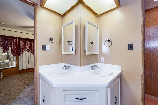 290248-5082F270-3324-42A5-B256-0D639E6A9773