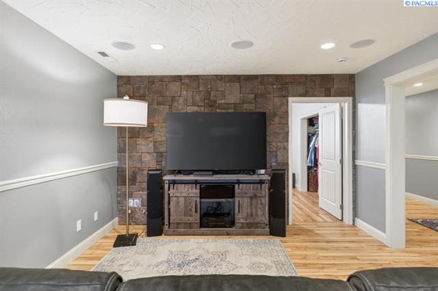 291745-8ab0cba8-4f37-42f0-b573-9d30109e8bbd